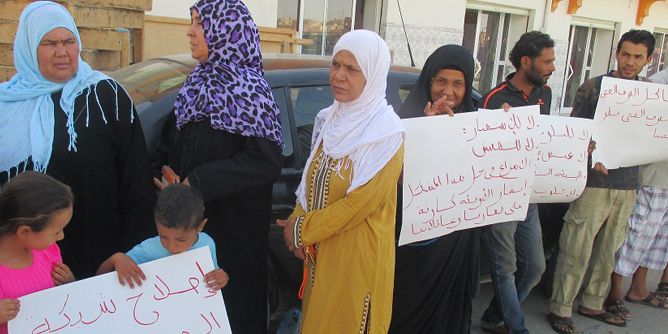 كارثة بيئية وصحية تهدد حي « حفر الطين » بتوزر « فهل يستقيم الظل والعود أعوج! »