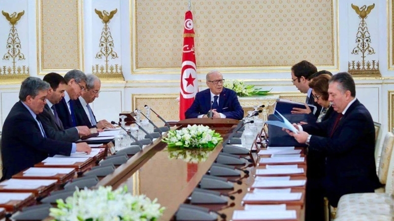 وجود عابث في الحكم لا جماح له مؤذن بالخطر الكبير وجود عابث في الحكم لا جماح له مؤذن بالخطر الكبير